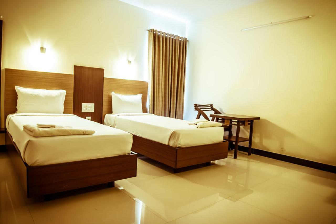 The Pioneer Hotel Visakhapatnam Eksteriør billede