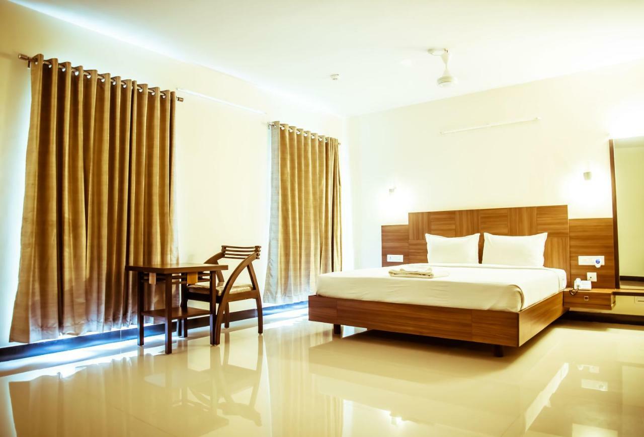 The Pioneer Hotel Visakhapatnam Eksteriør billede