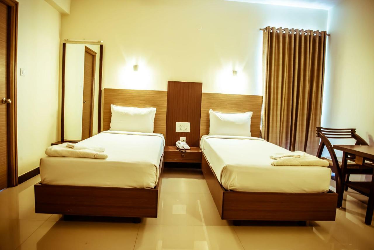 The Pioneer Hotel Visakhapatnam Eksteriør billede