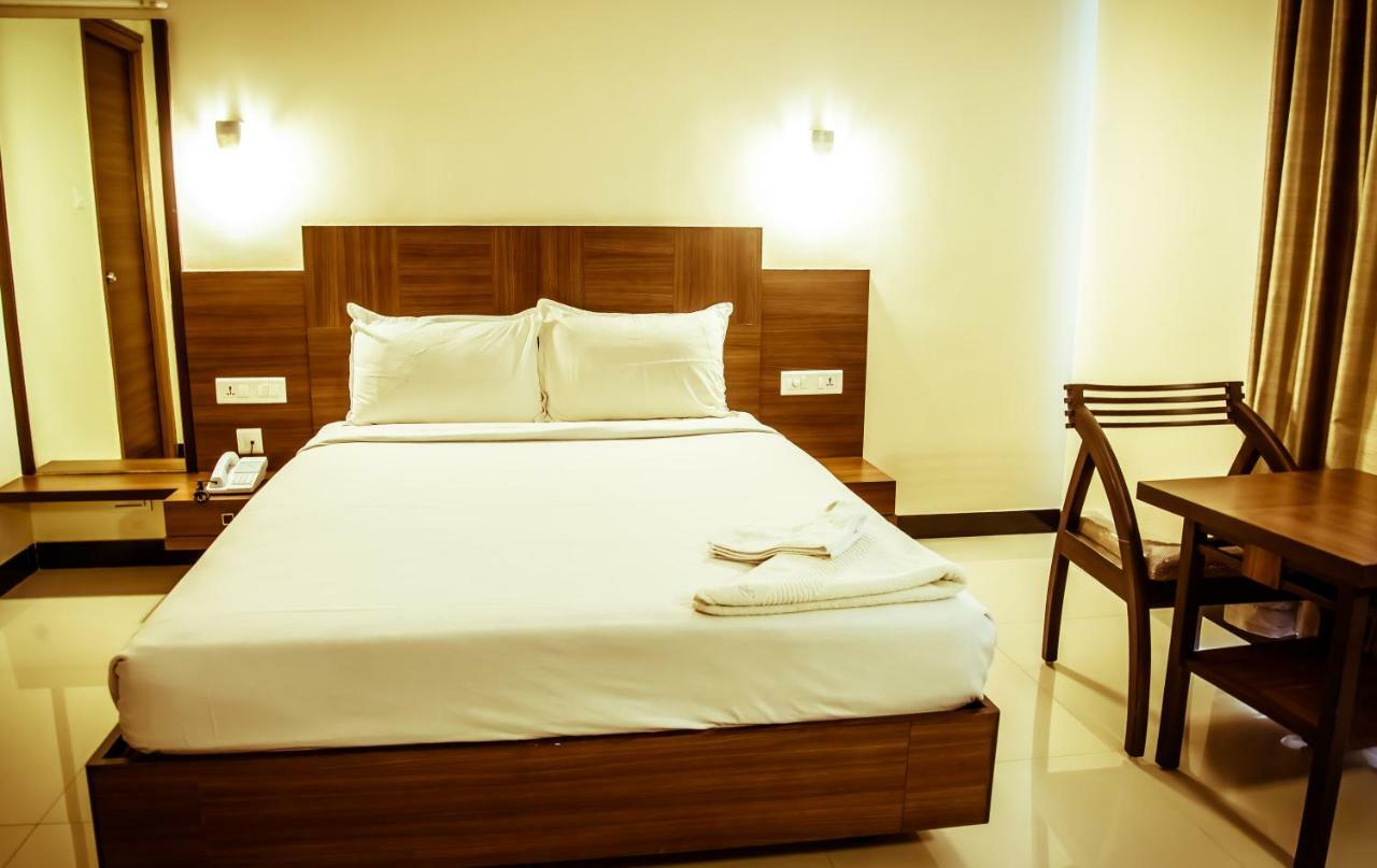 The Pioneer Hotel Visakhapatnam Eksteriør billede