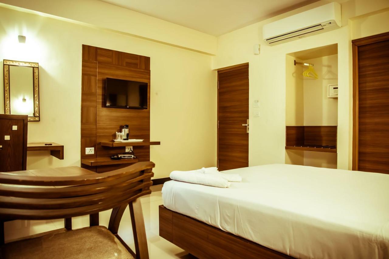 The Pioneer Hotel Visakhapatnam Eksteriør billede
